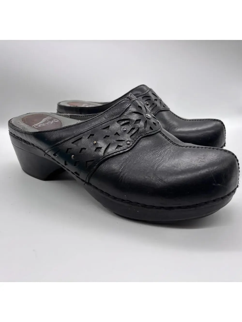 Dansko Shyanne Clogs Floral Laser Cut Details Women's Size 38 Black Slip On 7.5